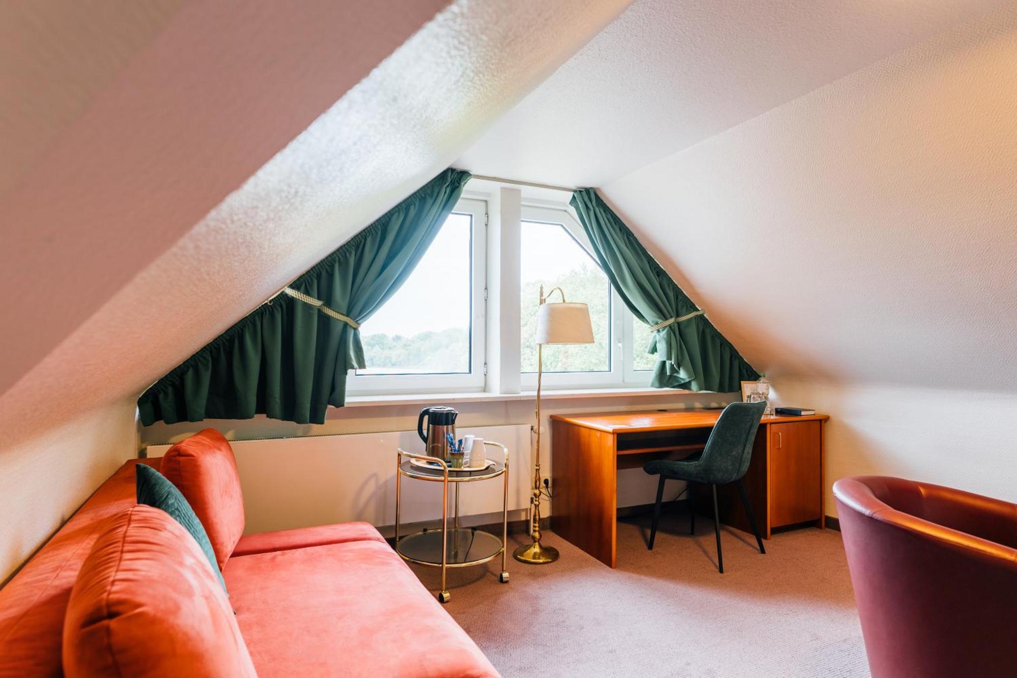 Thesdorfer Hof Hotel